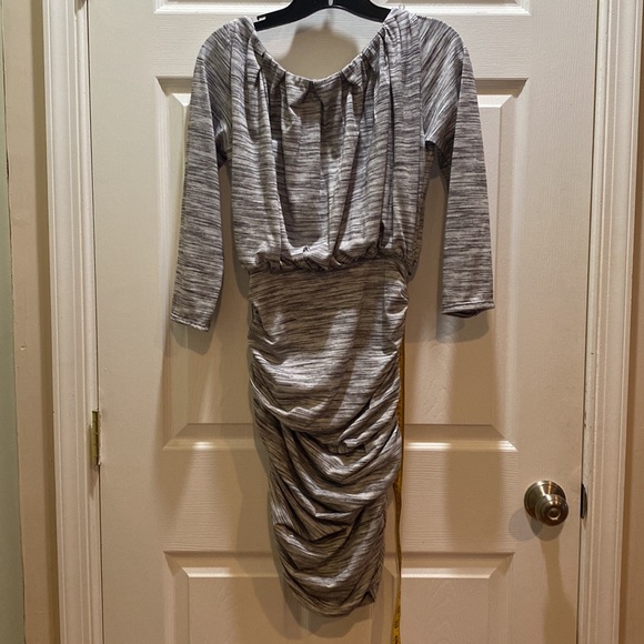 Max Studio Specialty Products Long-Sleeved Dress in Small - Picture 3 of 6